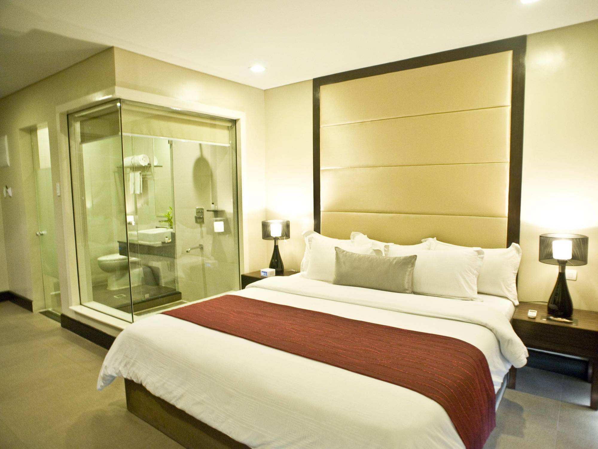 Goldberry Suites And Hotel - Mactan Lapu-Lapu City Exterior photo